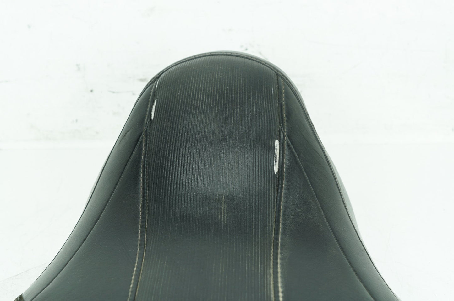 2019 Harley-Davidson Touring FLHT - Rider Driver Solo Seat Pillion PN: 52000172