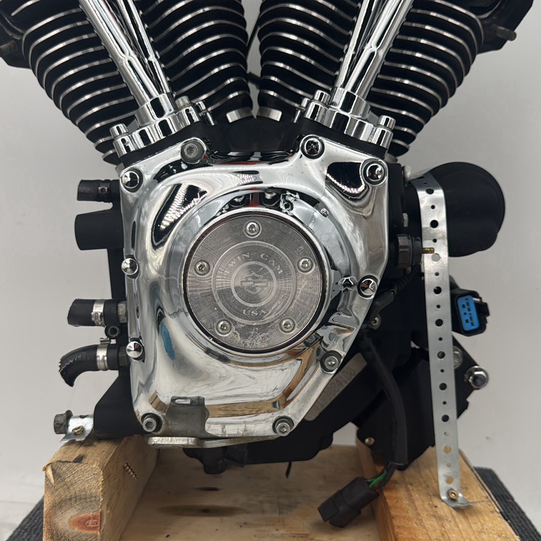 1999 - 2006 Harley-Davidson Dyna Wide Glide CARB Twin Cam 88 Engine Motor 16165-99
