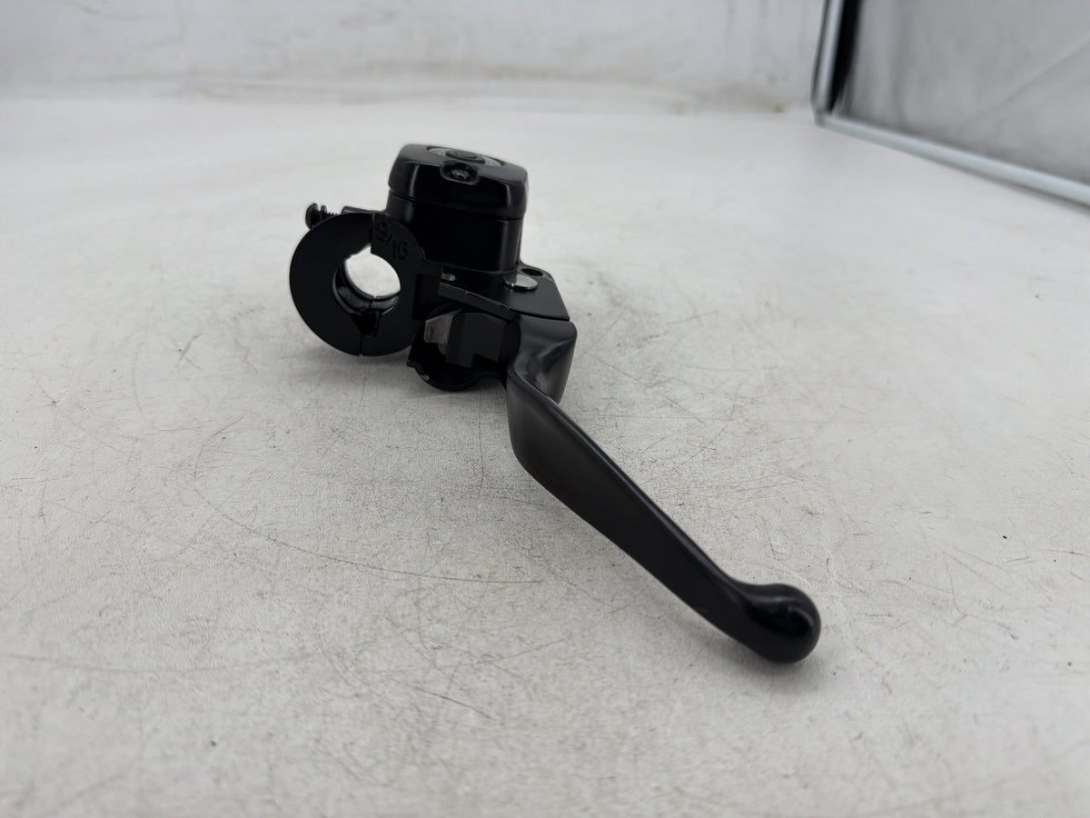 2017 Harley Dyna Street Bob Front Right Brake Lever Master Cylinder 9/16" bore