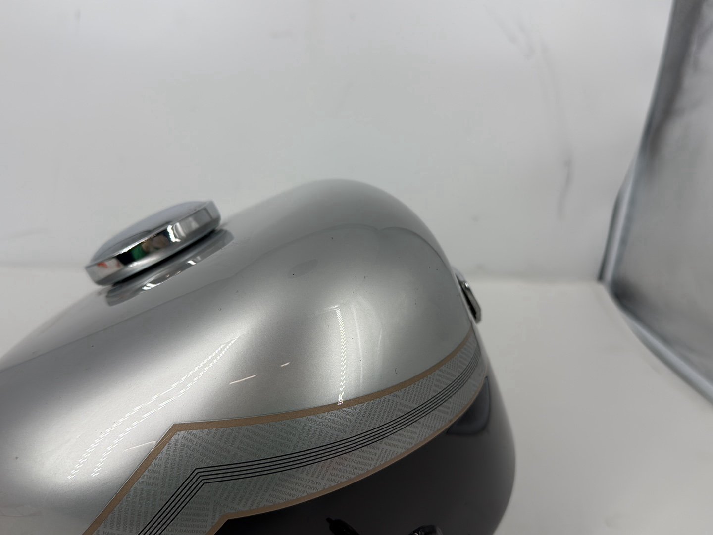2003 Harley Sportster XL1200C 1200 Custom Anniversary OEM Fuel Gas Tank Gasoline Reservoir