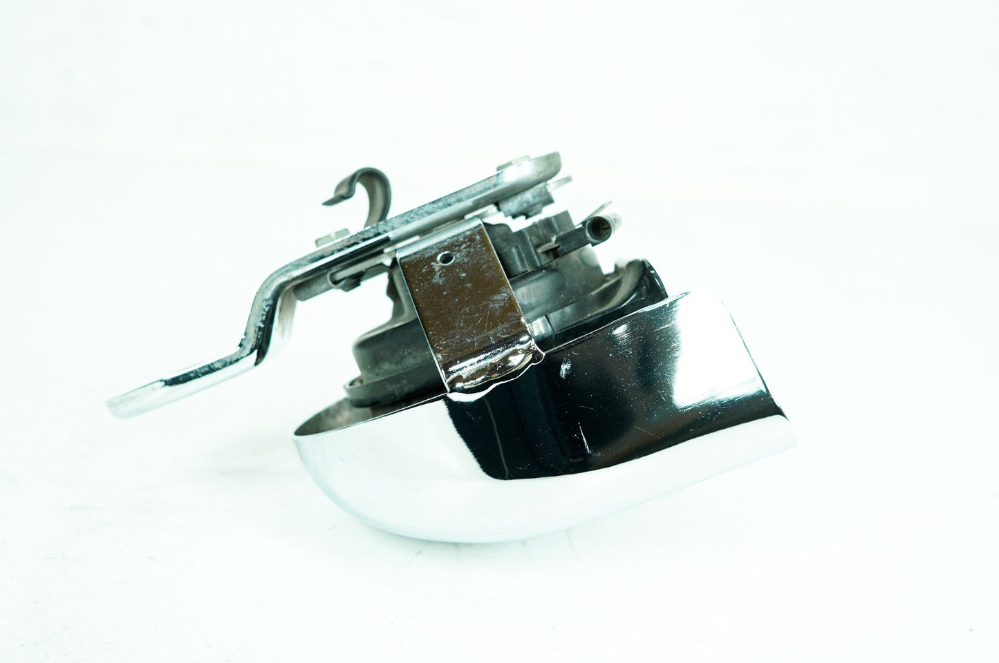 2007 - 2011 Harley-Davidson Touring Street Glide Horn Signal Klaxon Chrome Cover 69060-90D