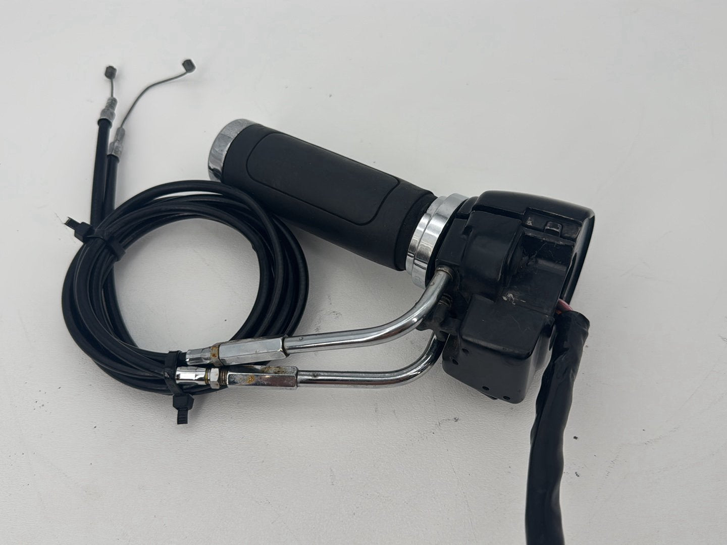 1999 - 2006 Harley-Davidson Touring Electra Glide Classic Right Engine Start Kill Switches Controls 71684-06A