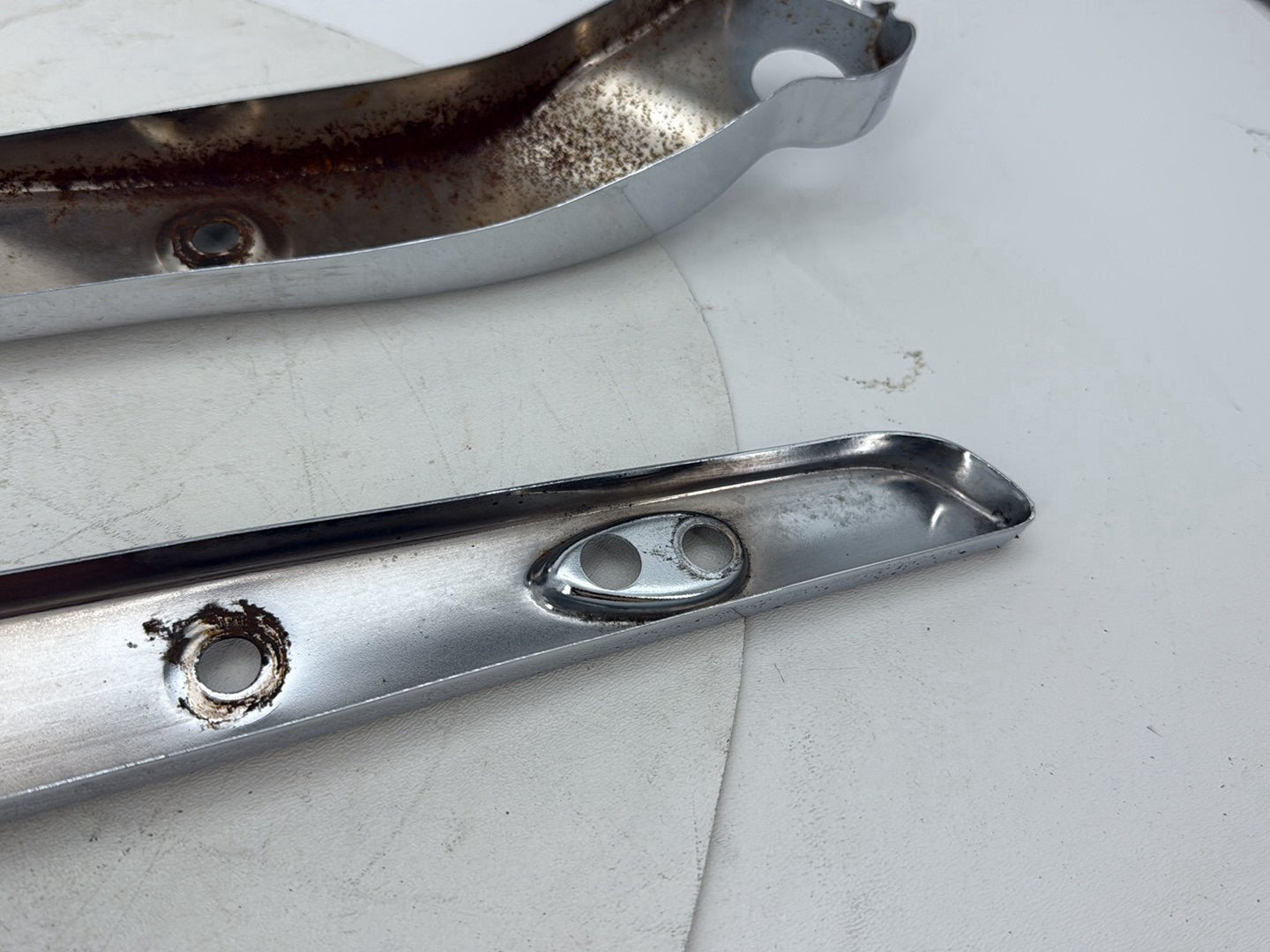 2012 Harley Dyna Fat Bob FXDF 103 OEM Rear Left Right Fender Struts Bracket