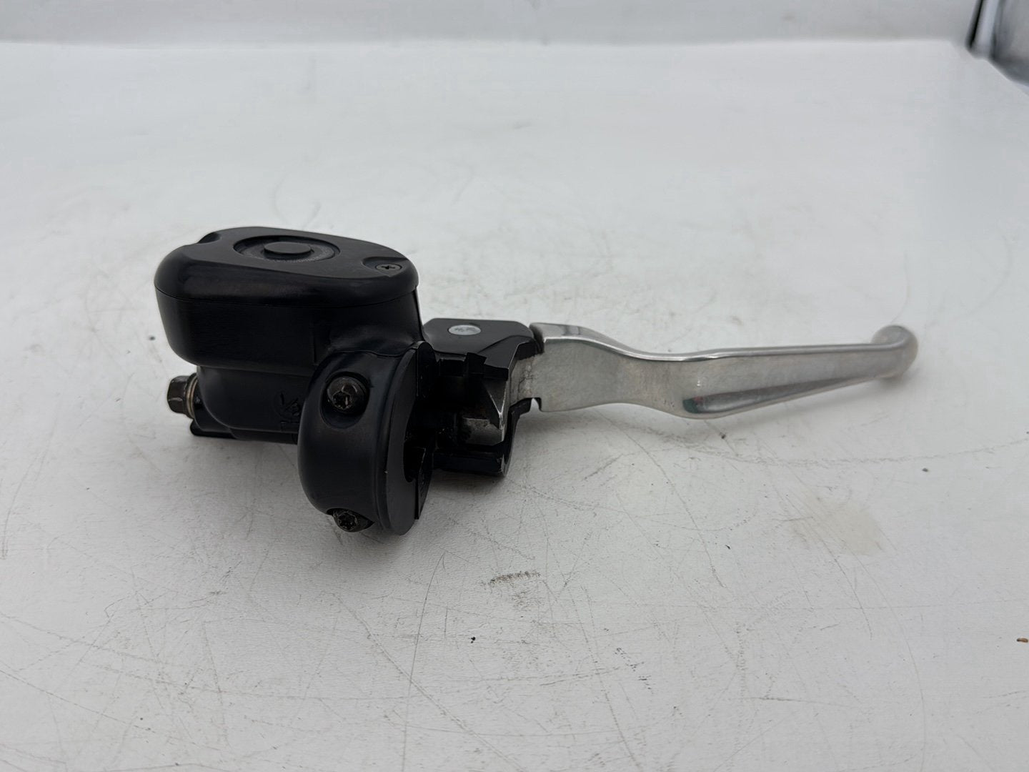 2006 Harley Sportster XL883C 883 Custom OEM Front Right Brake Lever Master Cylinder