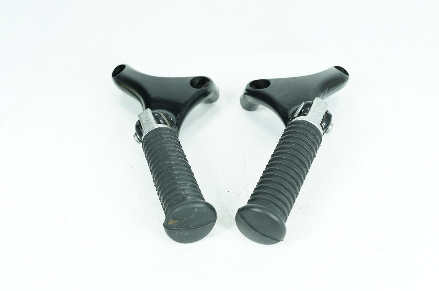 2013 Harley Sportster XL883N Iron 883 OEM Passenger Left & Right Foot Pegs