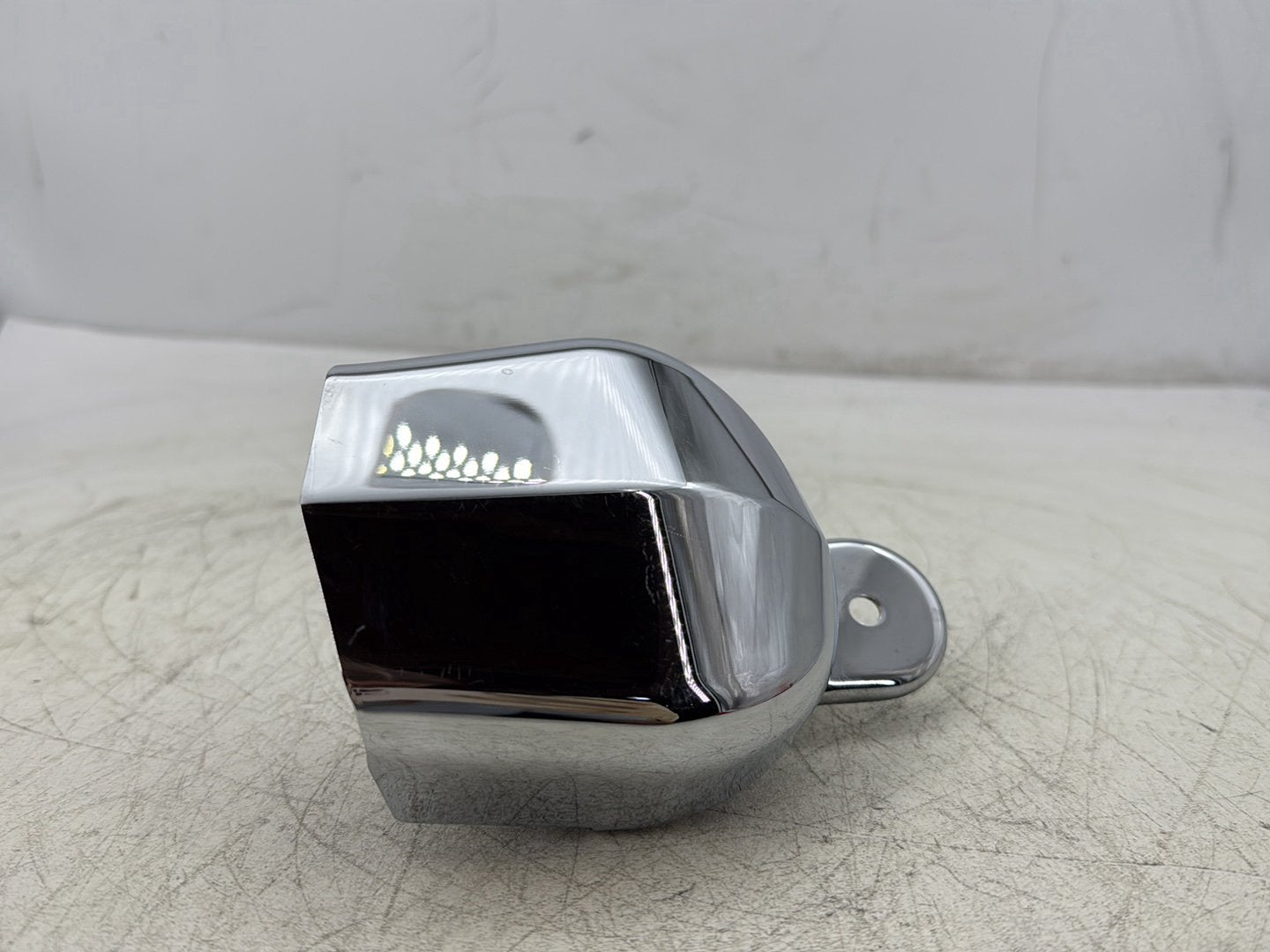 2012 Harley Dyna Super Glide Custom FXDCI OEM Horn Signal Klaxon Chrome Cover