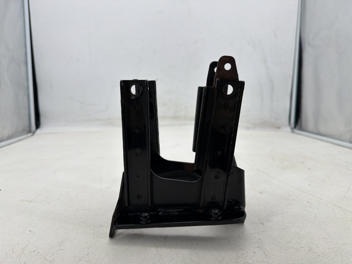 2016 Harley Road Glide Touring FLTRXS OEM Inner Fairing Mount Support Bracket