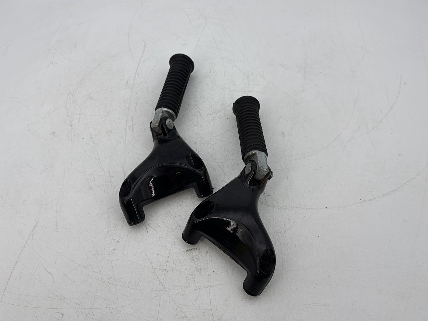 2006 Harley Sportster XL883C 883 Custom OEM Passenger Left & Right Foot Pegs