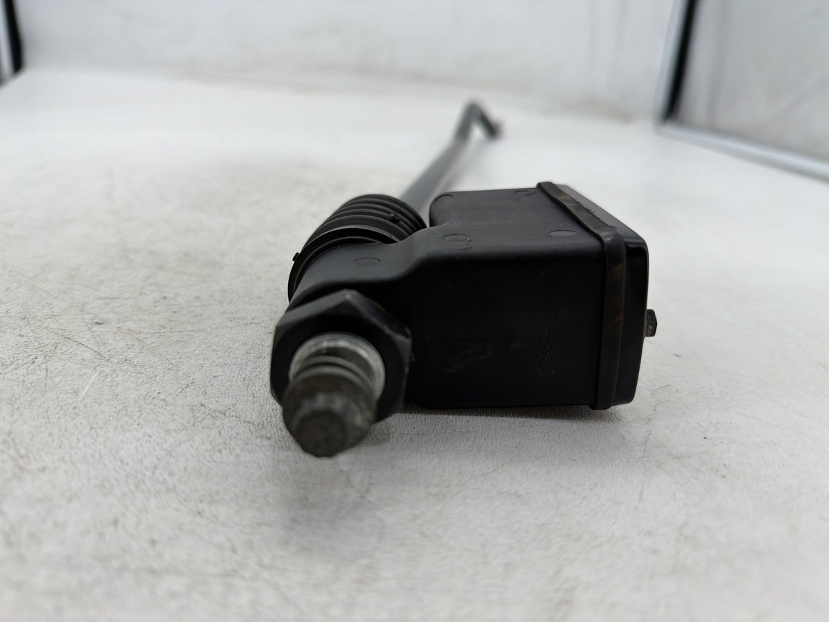 05 Harley Dyna Super Glide Custom FXDC OEM Rear Brake Master Cylinder Reservoir