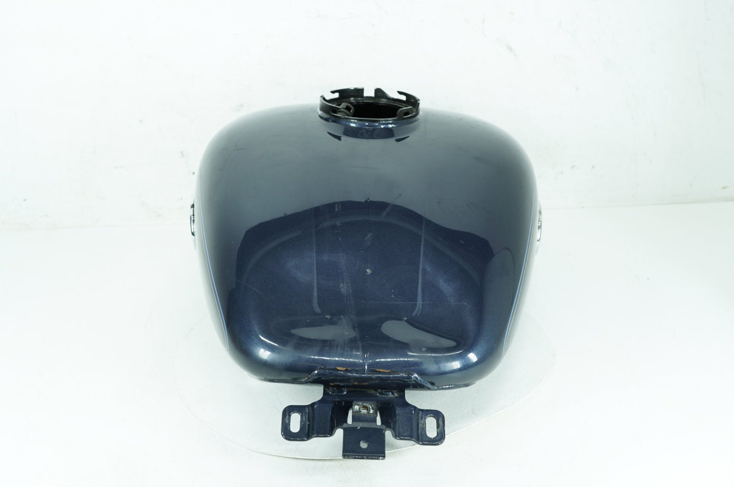 2007 - 2012 Harley-Davidson Touring Electra Glide Ultra Fuel Gas Tank Gasoline Reservoir  	61356-08