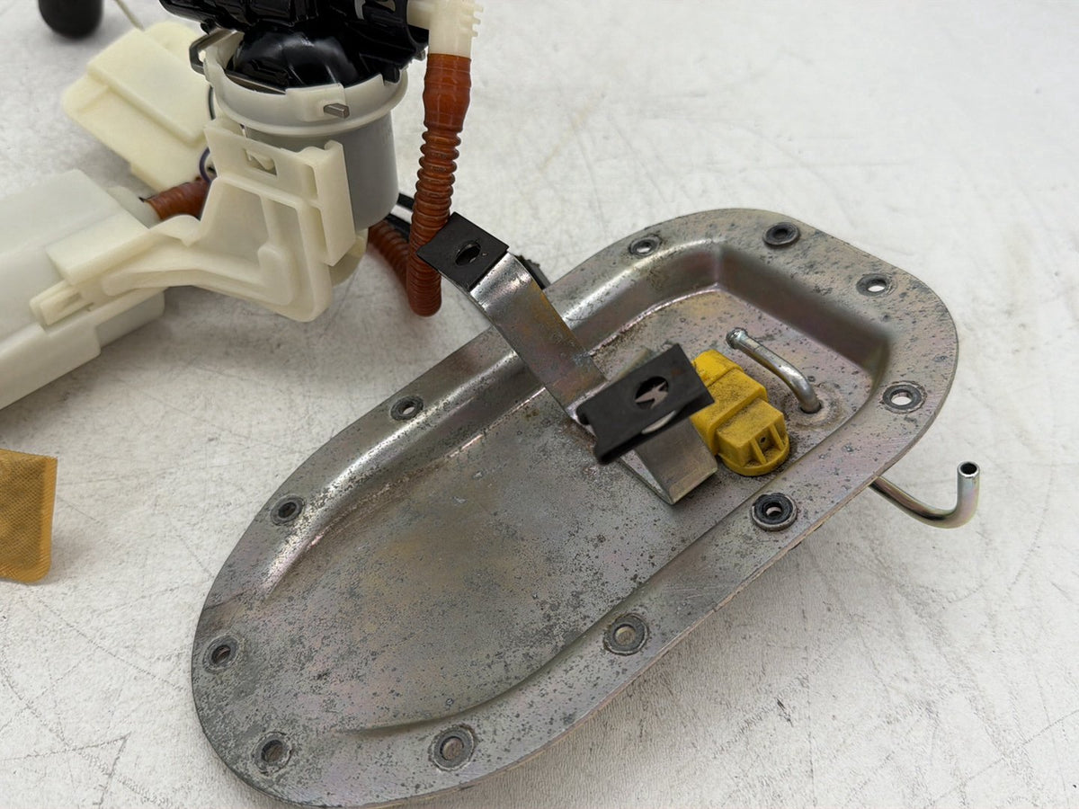 2009 Harley Dyna Street Bob FXDB OEM Fuel Pump Gas Gasoline Petrol Sending