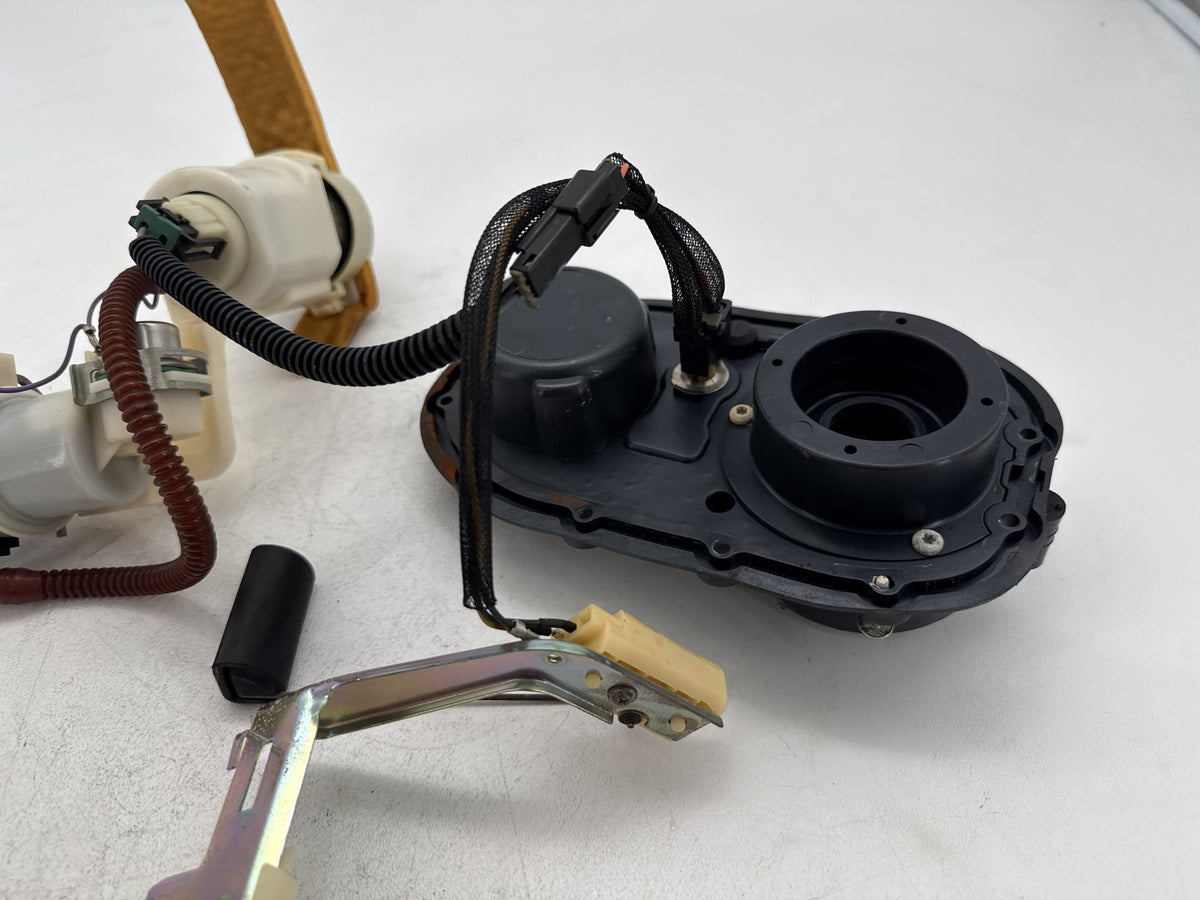 2014 Harley Dyna Switchback FLD OEM Fuel Pump Gas Gasoline Petrol Sending