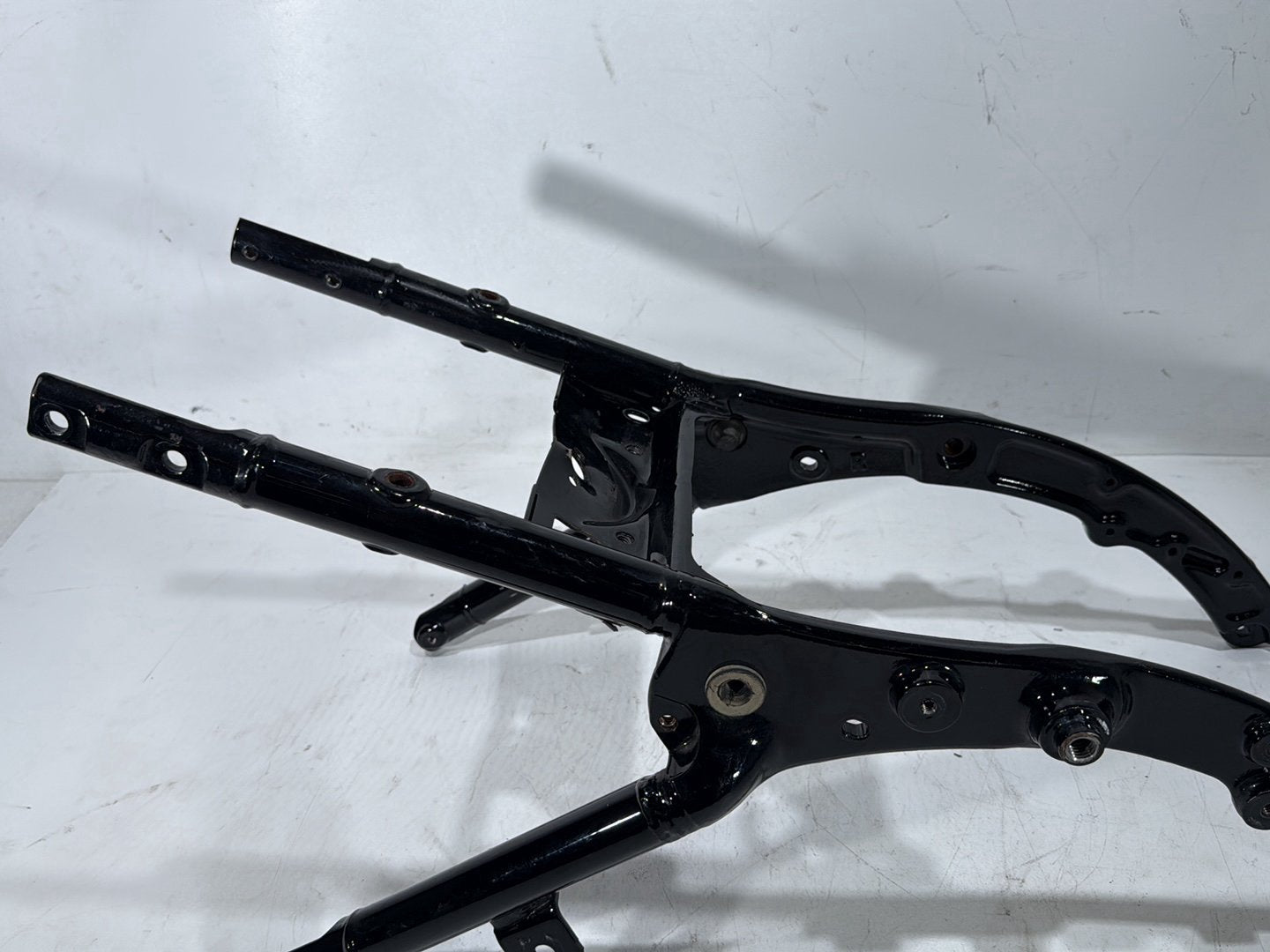 2010 Harley Street Glide Touring FLHX OEM Rear Back Sub Frame Rail Bar 48079-09BHP