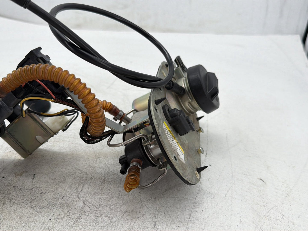 2005 Harley Electra Glide FLHTI OEM Fuel Pump Gas Sending Unit 2005-2006
