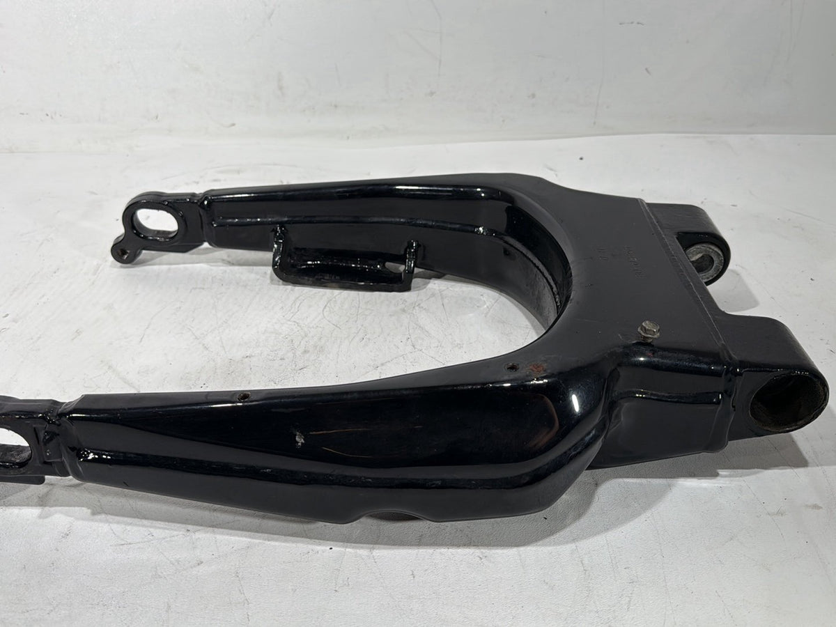 2010 Harley Street Glide Touring FLHX OEM Rear Fork Swingarm Swing Arm 47549-09