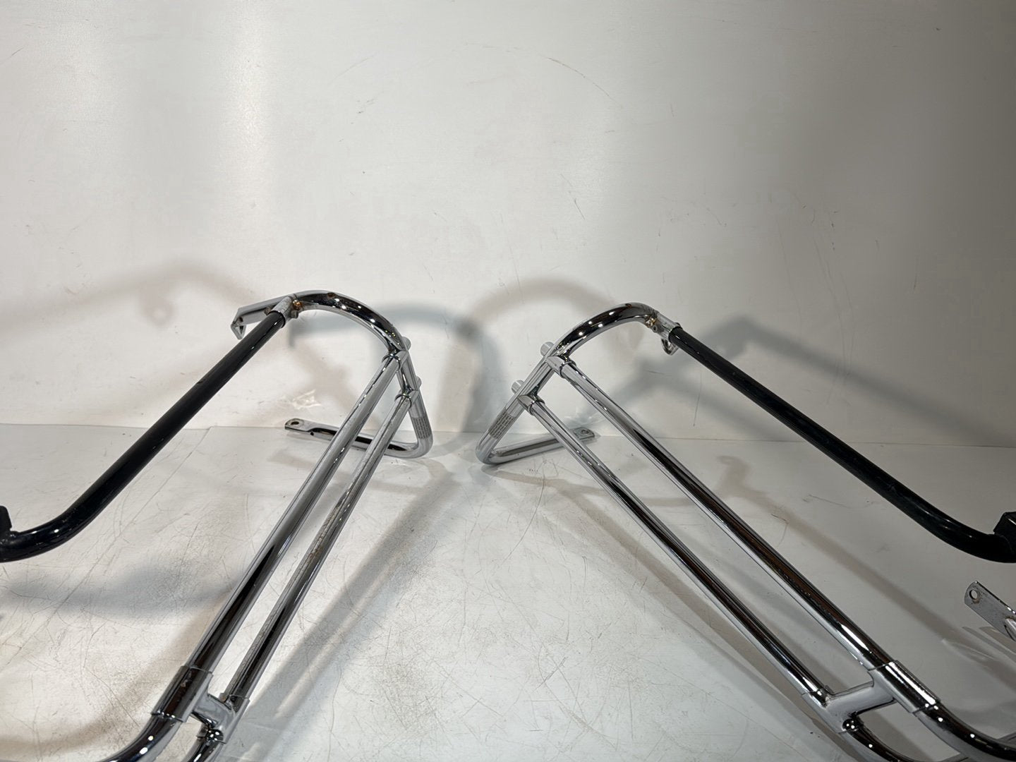 1984 - 1998 Harley-Davidson Touring Electra Glide Classic Rear Left Right Saddlebag Guard Rails Bar  	49193-93