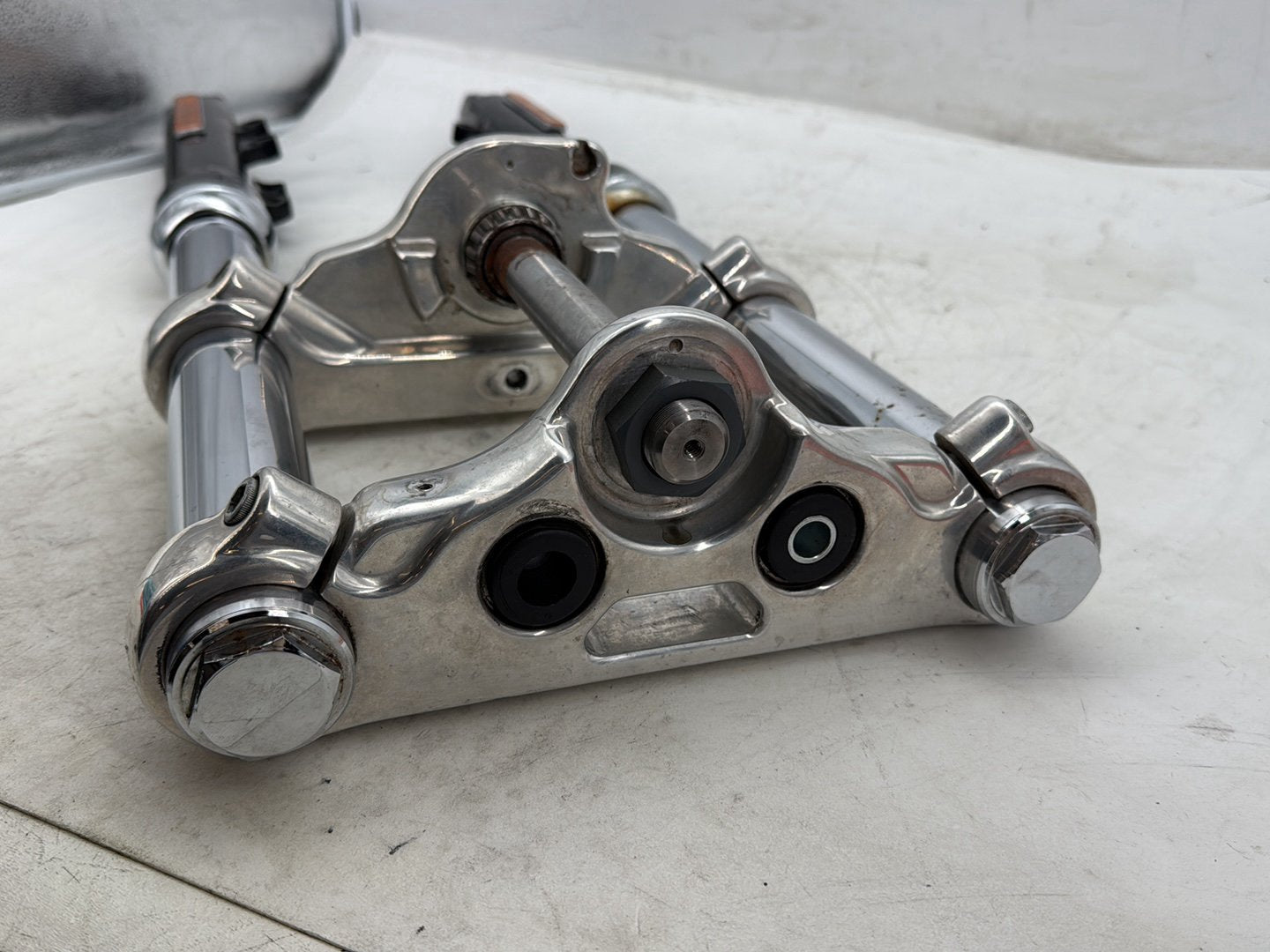 2012 Harley Dyna FXDF Fat Bob OEM Front Triple Tree Set & LH RH Fork Legs Sliders