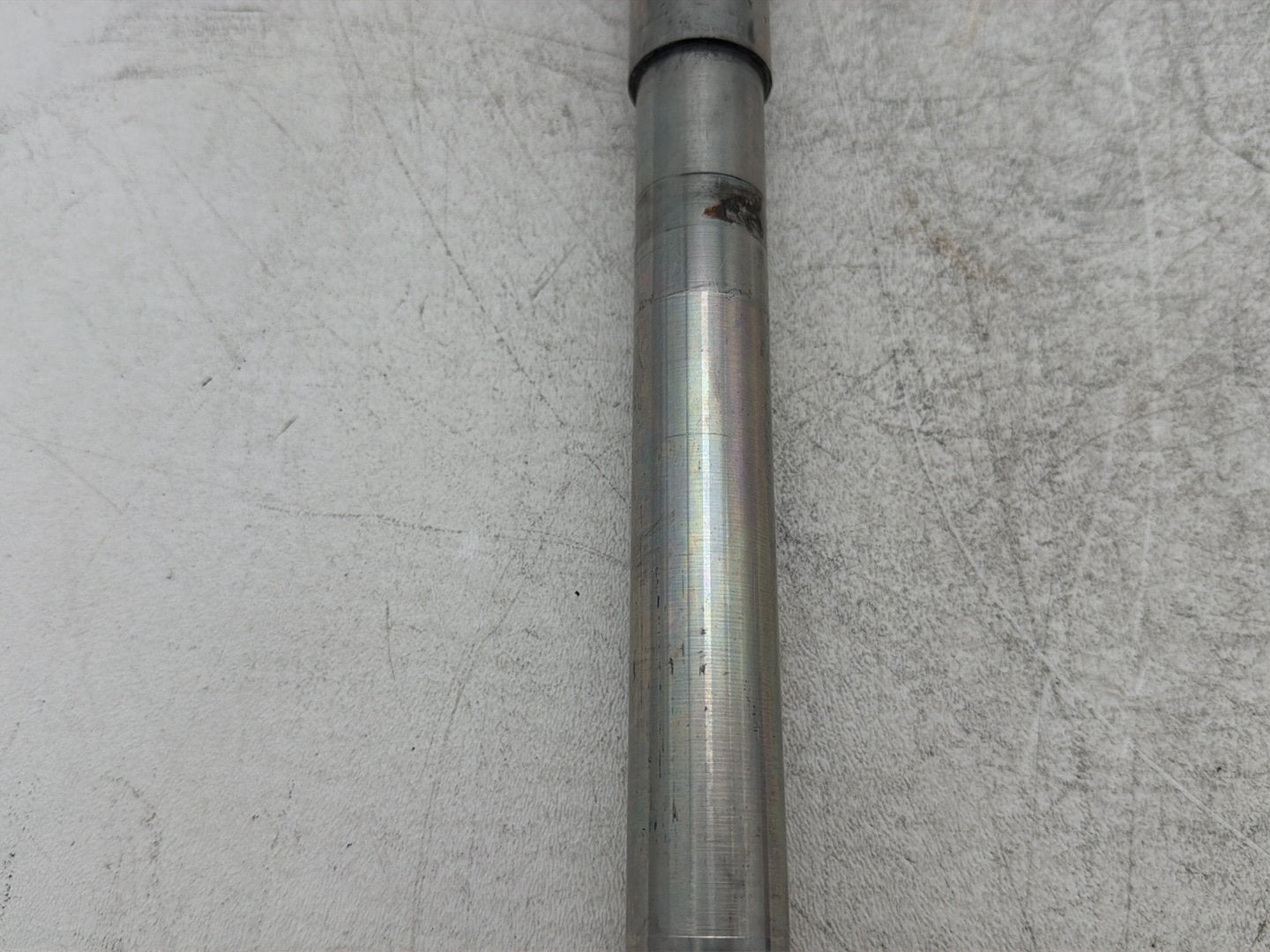 2011 Harley Street Glide Touring FLHX OEM Front Wheel Axle Bolt Shaft