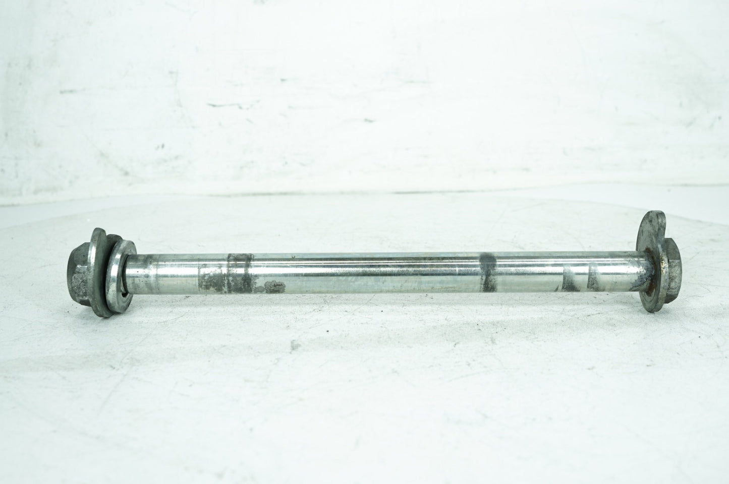 2007 - 2016 Harley-Davidson Touring CVO Electra Screamin Eagle Rear Wheel Axle Bolt Shaft 41056-09