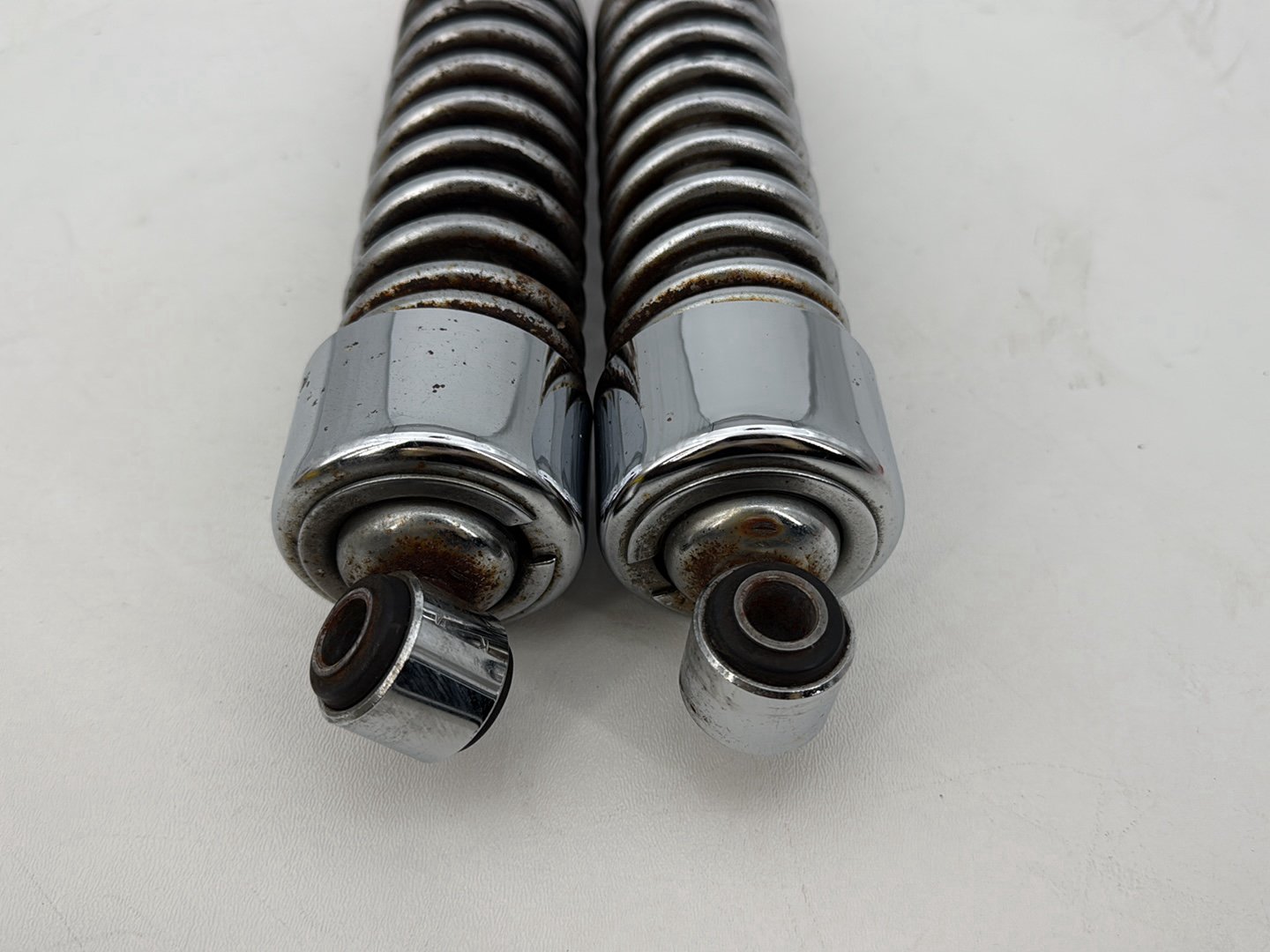 2004 - 2013 Harley-Davidson Sportster 883 Custom Rear Left Right Shock Absorbers 54568-04
