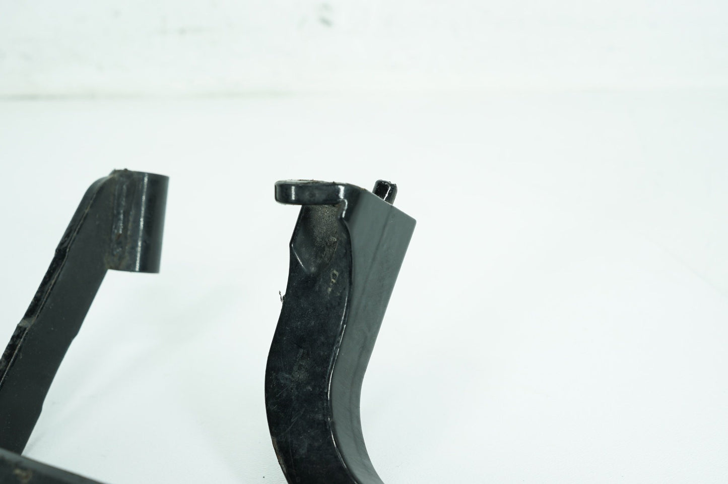 2007 - 2011 Harley-Davidson Touring Street Glide Left Right Driver Floorboard Foot Rest 50683-04
