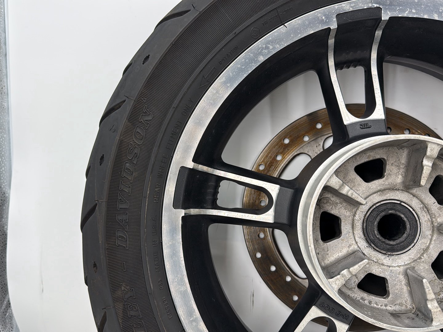 2019 - 2023 Harley-Davidson Touring Street Glide Rear Wheel Rim Tire 40900033