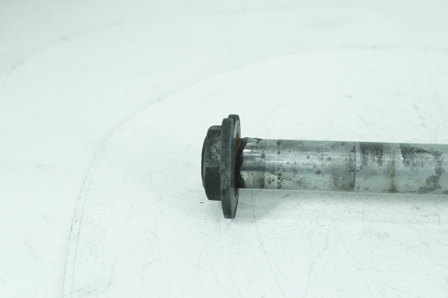 2007 - 2011 Harley-Davidson Touring Electra Screamin Eagle Rear Wheel Axle Bolt Shaft 41056-02