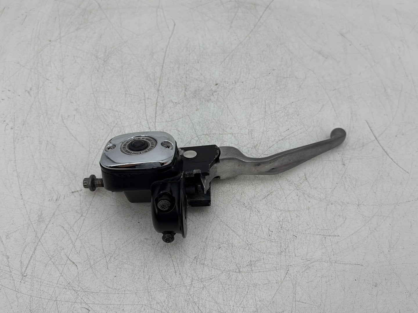 2006 Harley Electra Glide Touring Classic FLHTCI OEM Front Right Brake Lever Master Cylinder