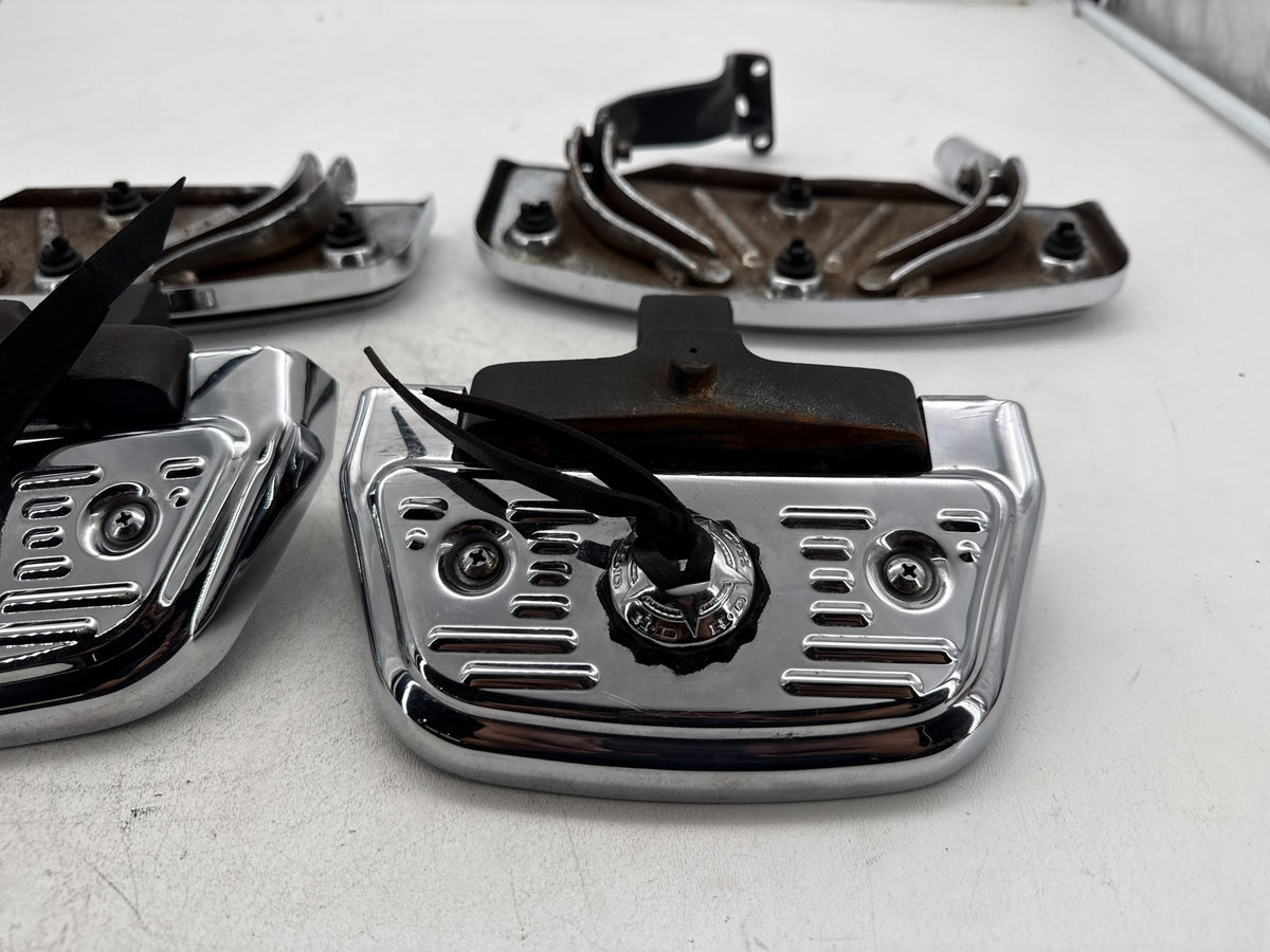 97 Harley Heritage Softail Classic Left Right Driver & Pass Floorboard Foot Rest