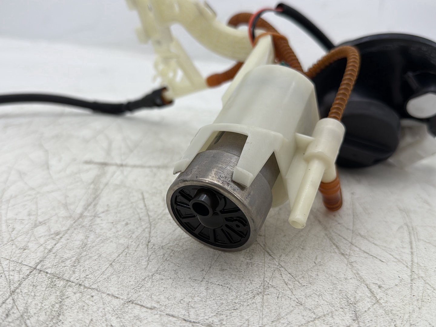 2012 Harley Street Glide Touring FLHX OEM Gas Gasoline Fuel Petrol Pump Sending