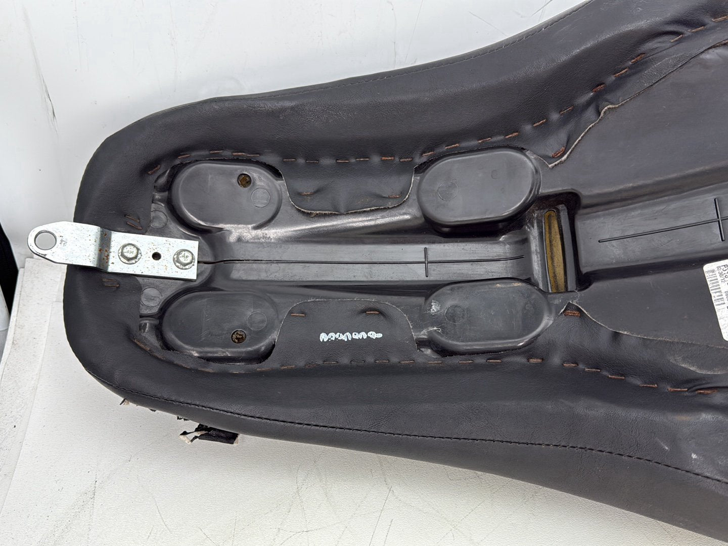 2012 Harley Dyna Super Glide Custom FXDCI OEM Passenger Rider Driver Seat Saddle