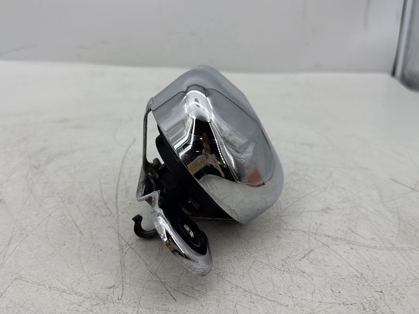 2005 Harley Dyna FXDWG Wide Glide OEM Horn Signal Klaxon Chrome Cover