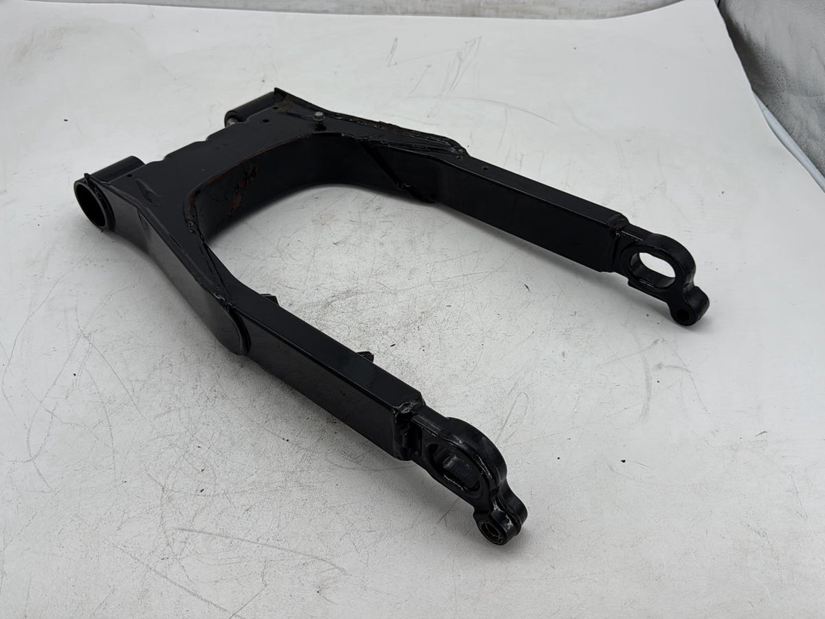 2006 Harley Street Glide Touring FLHXI OEM Rear Fork Swingarm Swing Arm