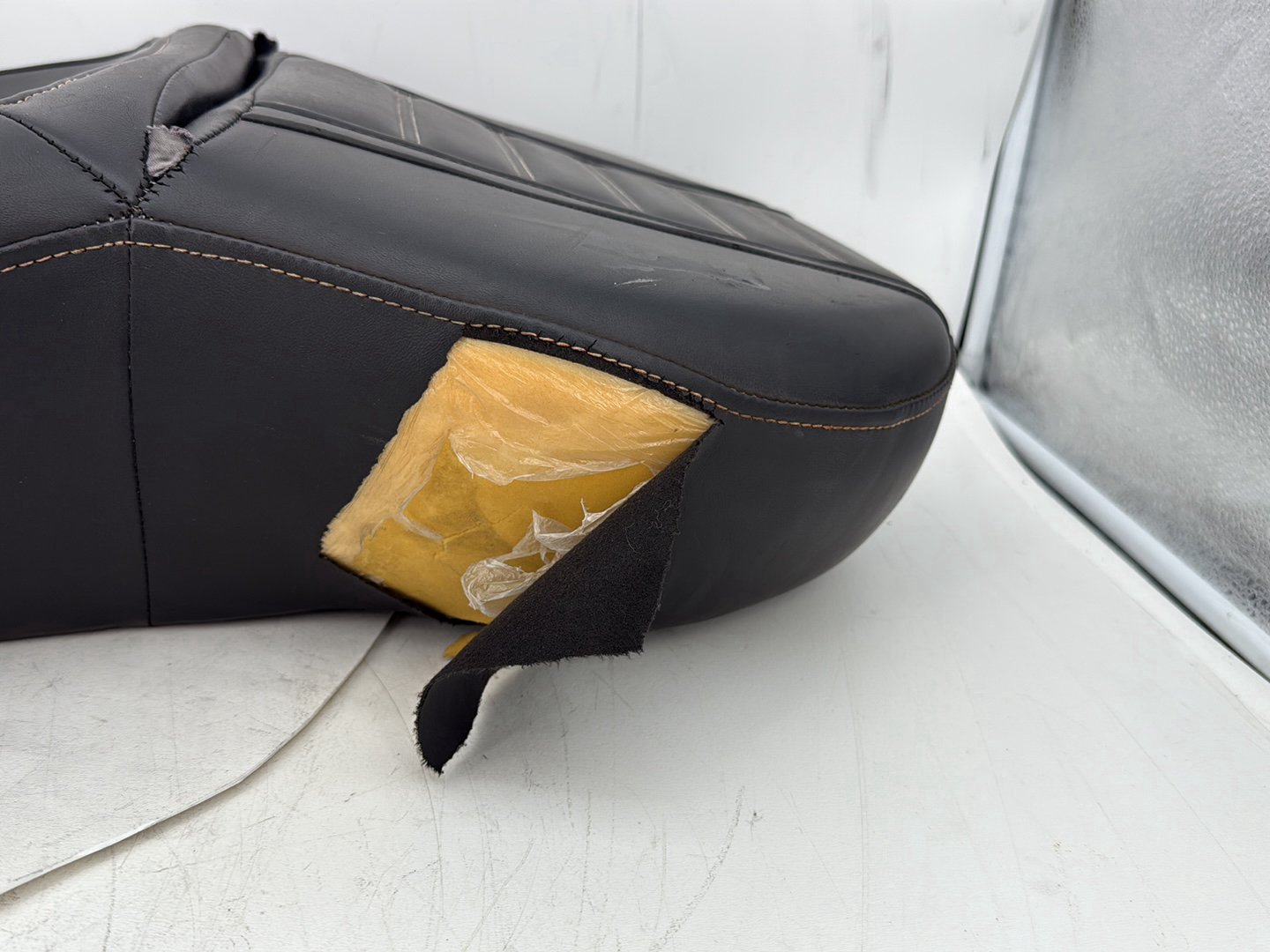 2008 Harley Electra Glide Touring Ultra FLHTCUI OEM Passenger Rider Driver Seat Saddle