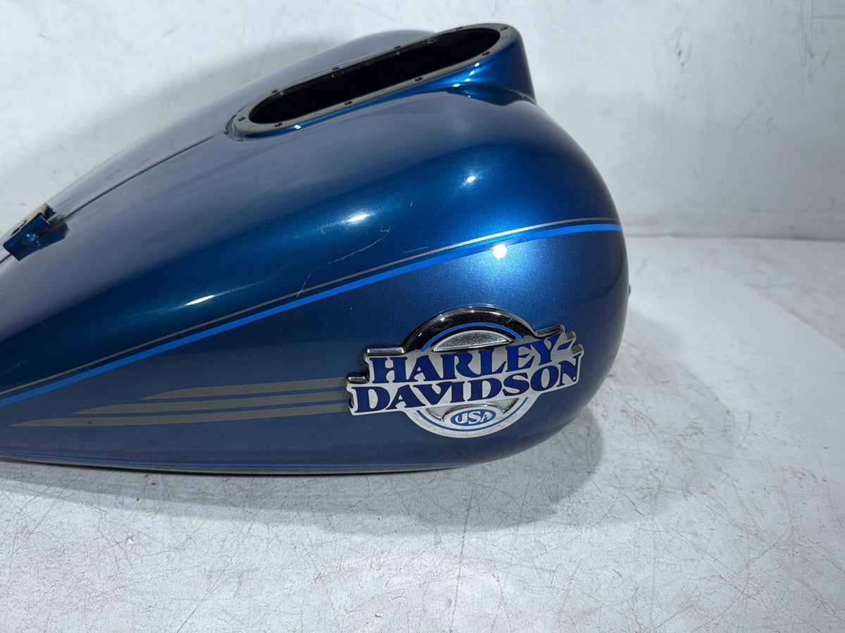 2006 Harley Electra Glide Touring Ultra FLHTCUI OEM Fuel Gas Tank Gasoline Reservoir