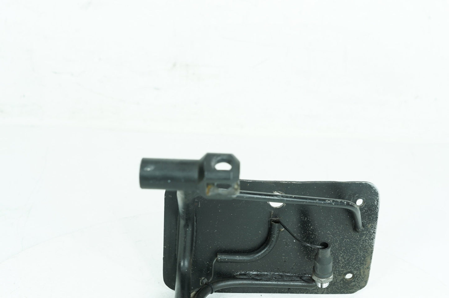 1999 - 2006 Harley-Davidson Softail Deuce Mount Bracket Support Holder 90785-94