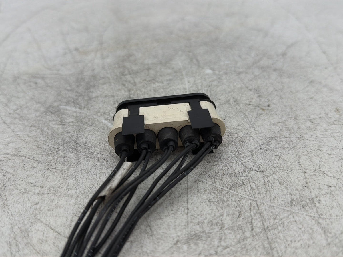 2005 Harley Electra Glide Ultra Dash Indicator Lamp Wire Plug 68789-96A