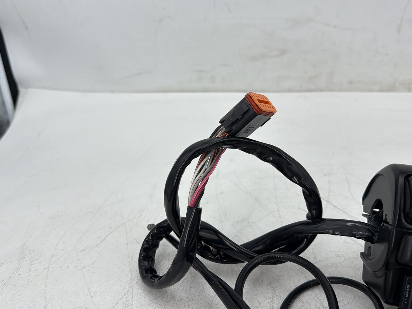 2005 Harley Electra Glide Touring Ultra FLHTCUI OEM Right Engine Start Kill Switches Controls