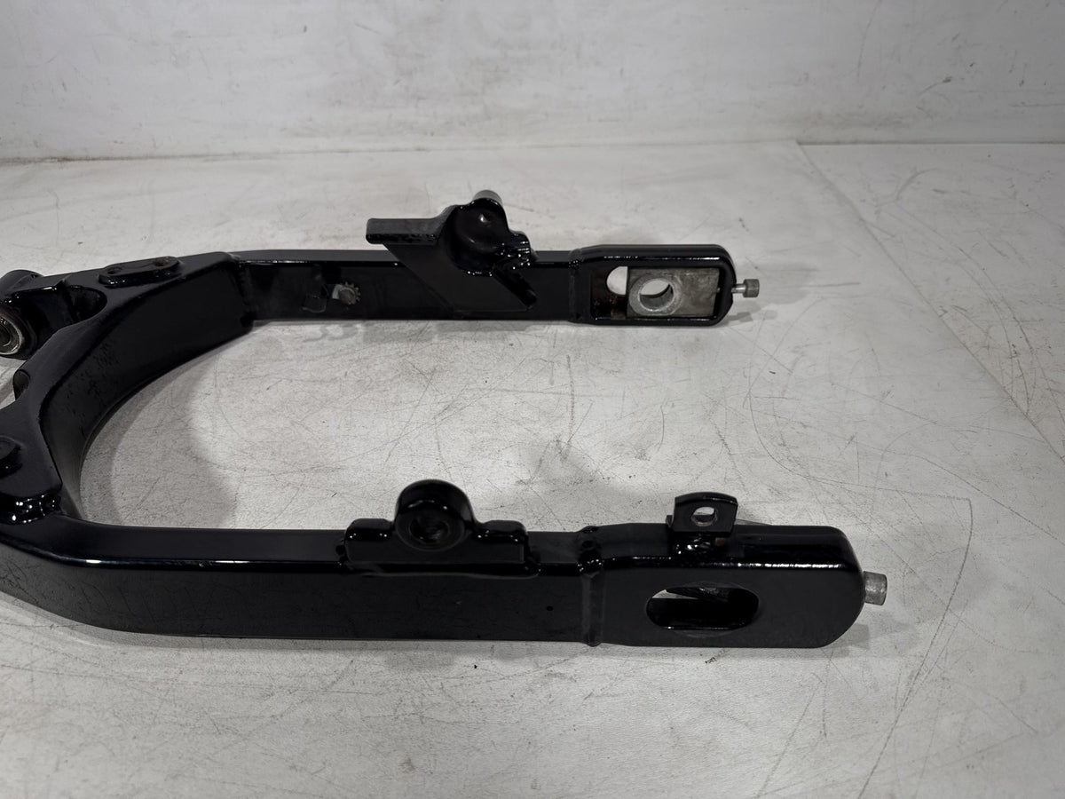 2017 Harley Dyna Street Bob FXDB OEM Rear Fork Swingarm Swing Arm