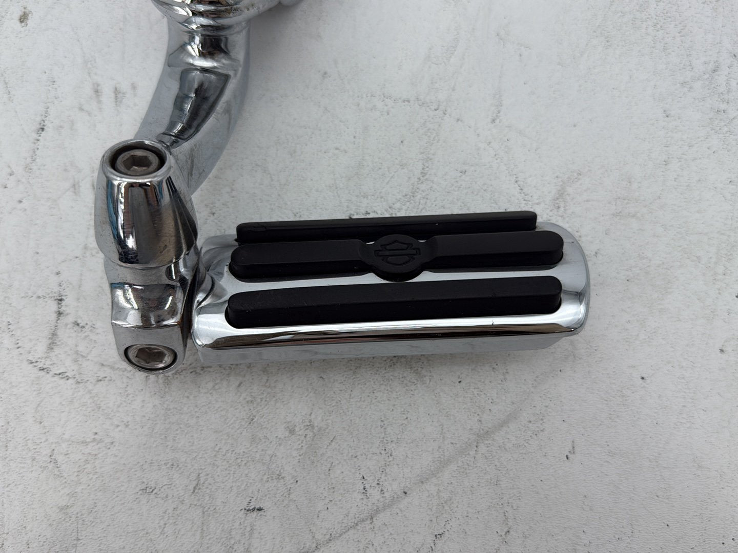 2003 Harley Electra Glide Touring Ultra FLHTCUI OEM Front Driver Highway 1 Foot Peg Rest