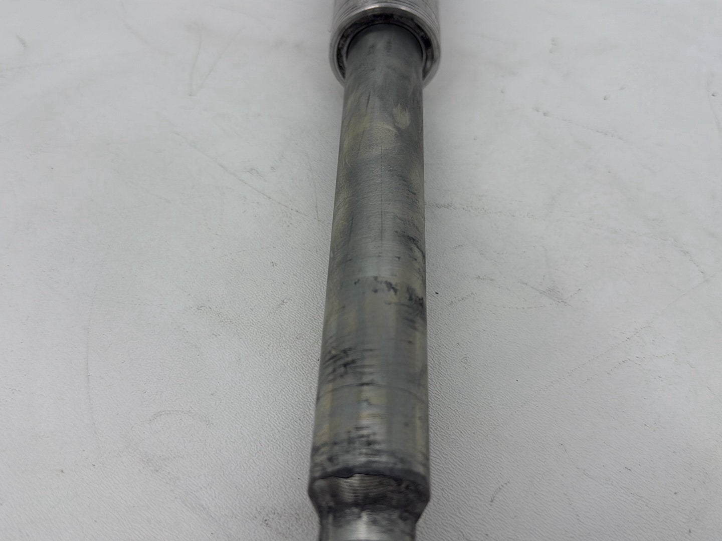 2007 - 2017 Harley-Davidson Dyna Wide Glide Front Wheel Axle Bolt Shaft 41547-07A