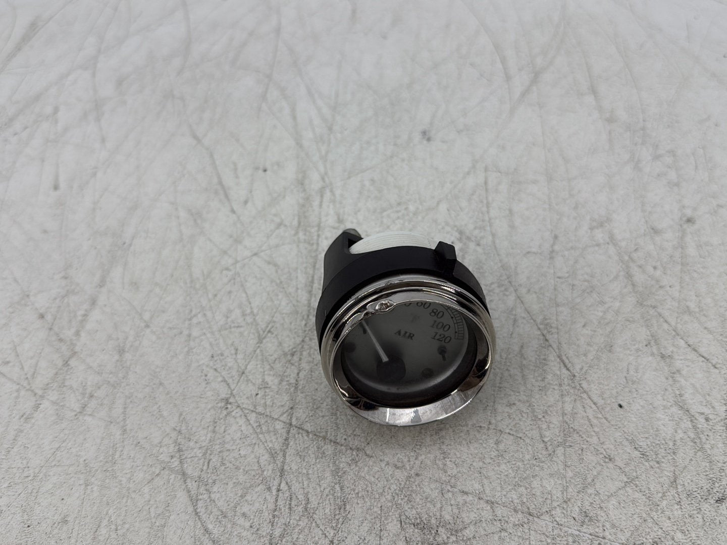 2011 Harley Street Glide Touring FLHX OEM Air Gauge Temperature Instrument Cluster