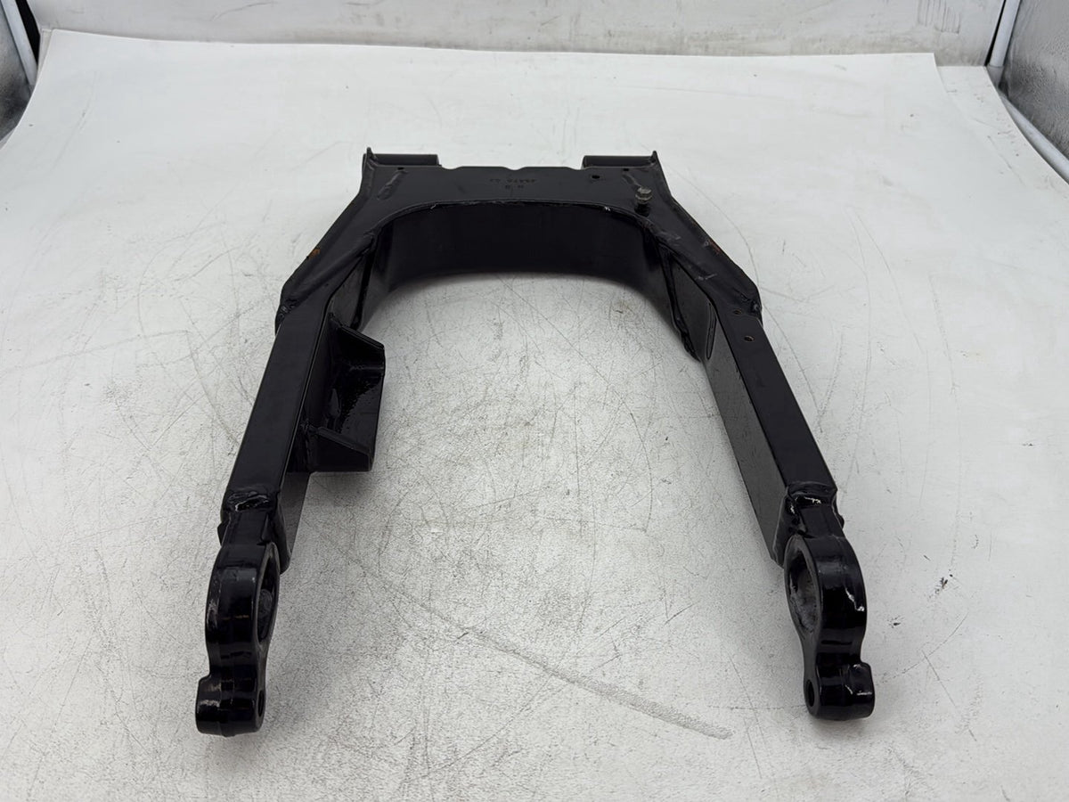 2005 Harley Electra Glide Touring Ultra FLHTCUI OEM Rear Fork Swingarm Swing Arm