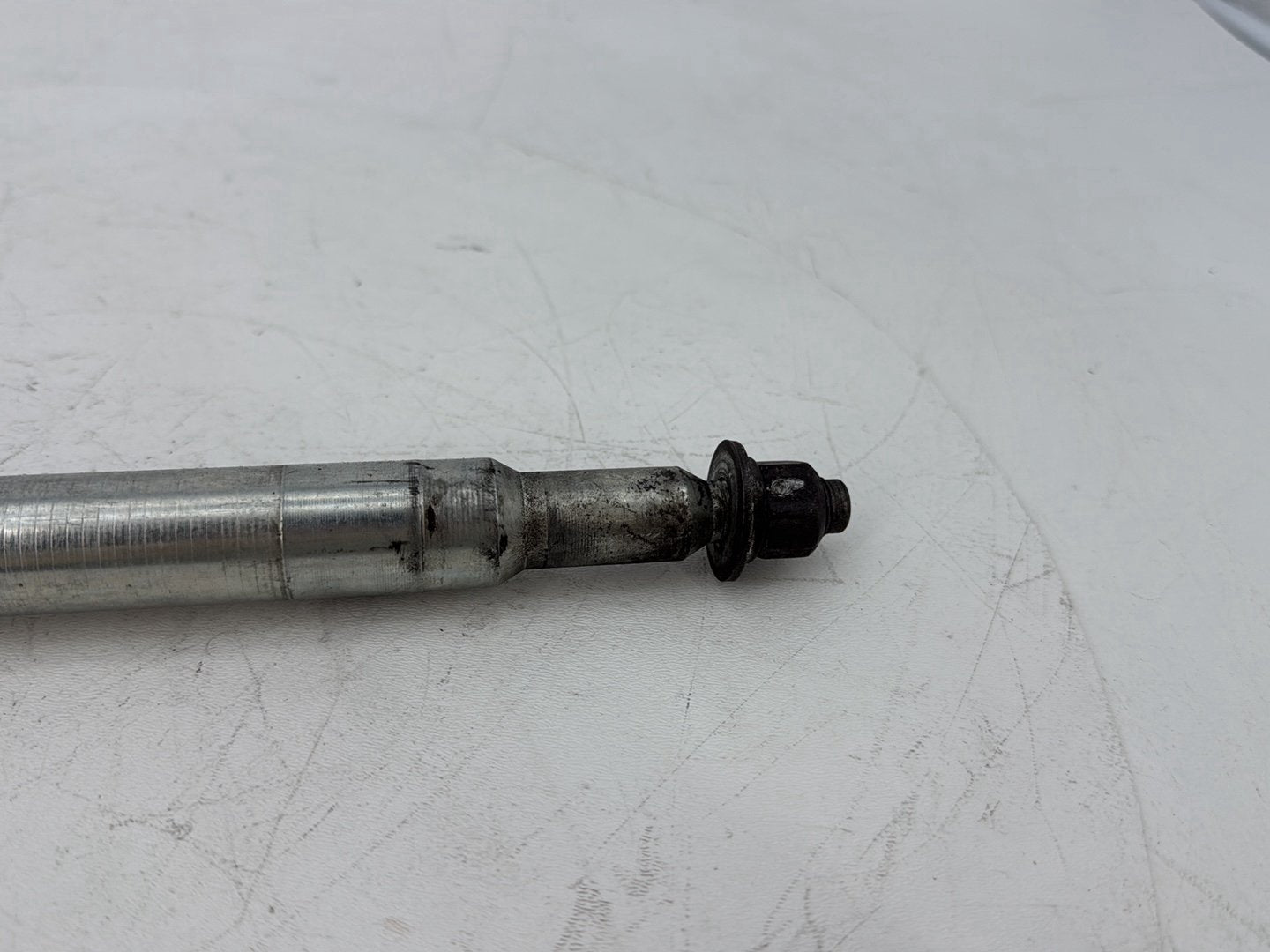 1999 - 2006 Harley-Davidson Touring Road King Police Front Wheel Axle Bolt Shaft 43364-00