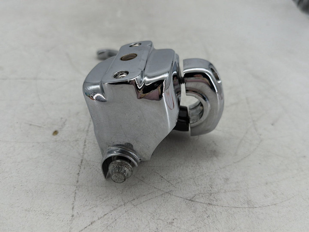 2006 Harley Electra Glide Touring Ultra FLHTCUI OEM Front Right Brake Lever Master Cylinder