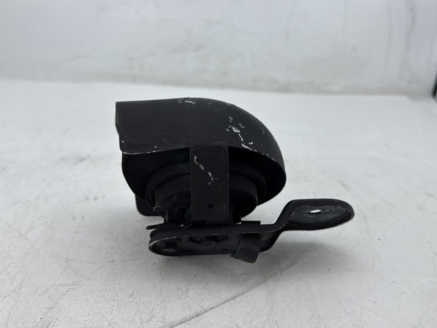2007 Harley Street Glide Touring FLHX OEM Horn Signal Klaxon Chrome Cover