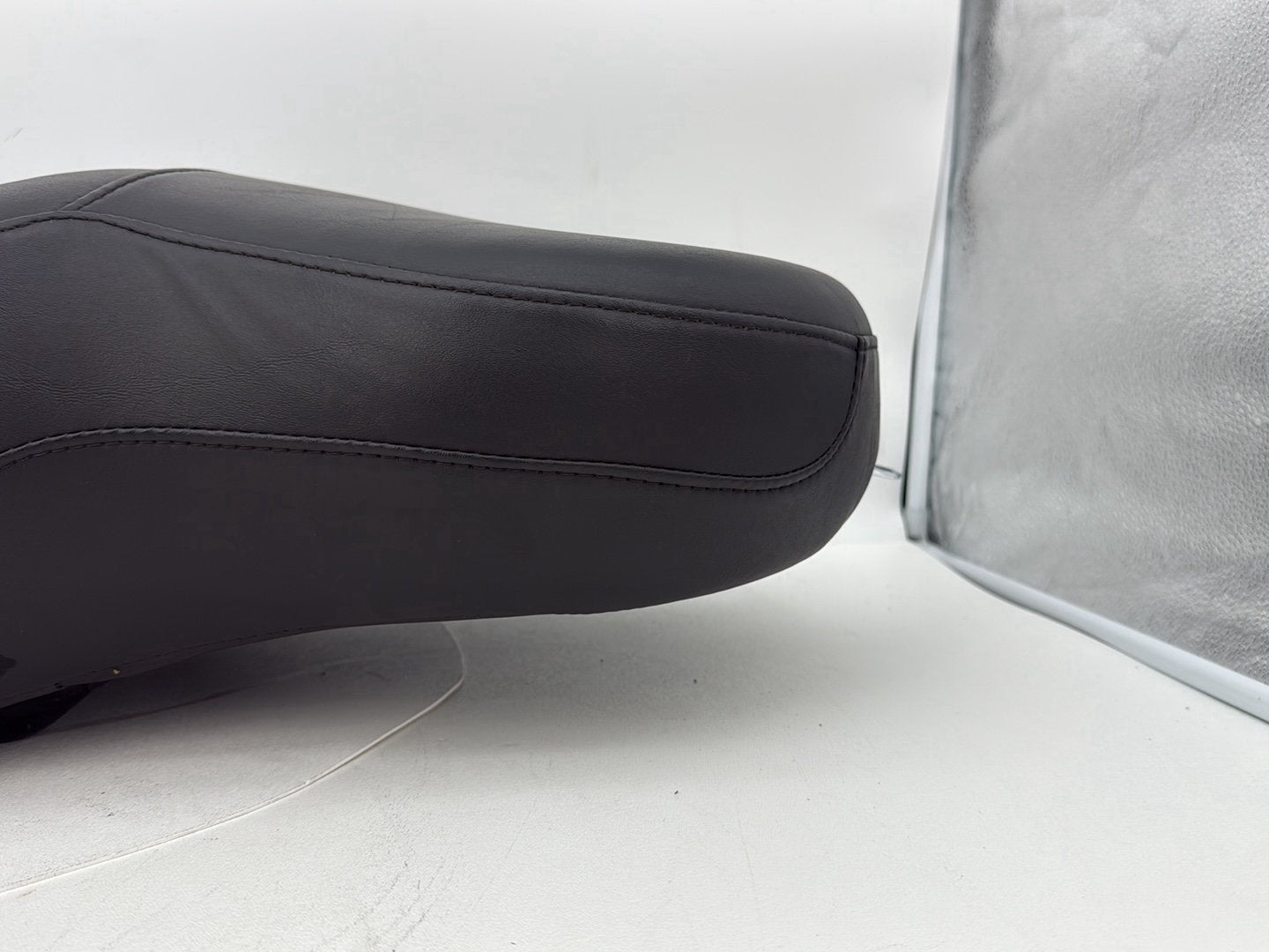 1999 - 2006 Harley-Davidson Dyna Low Rider Passenger Rider Driver Seat Saddle 53078-04