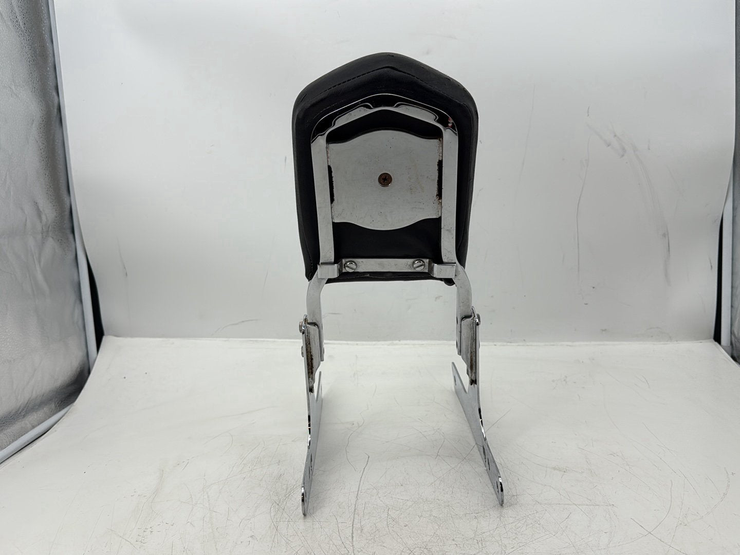 2005 Harley Dyna FXDWG Wide Glide OEM Rear Sissy Bar w/ Backrest Cushion Pad