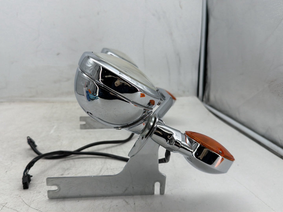 2011 Harley Electra Glide Touring Ultra OEM Front Turn Signal Indicators Aux Light Bar
