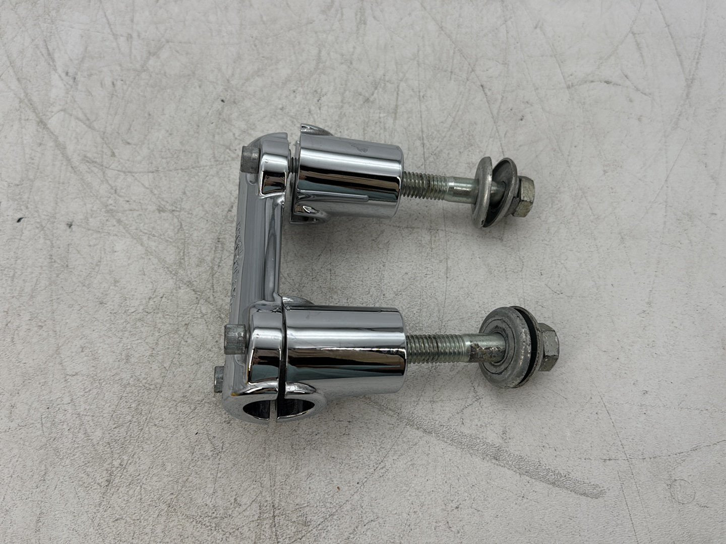 2013 Harley Heritage Softail Classic FLSTC OEM Front Handlebar Riser Top Clamp Chrome